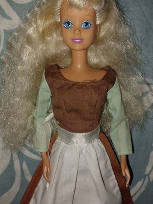 Sindy Pretty Picnic 1991 doll like new Cinderella Disney dress