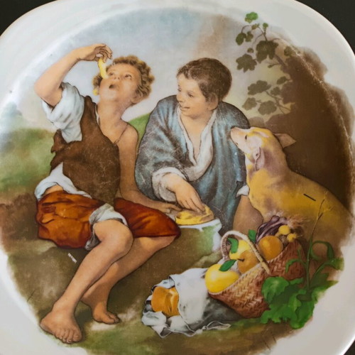 Decorative plate used with beautiful scene, 19 cm diameter