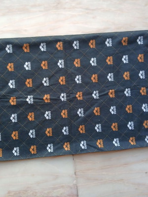 Arena Buff from Brussels like new, black