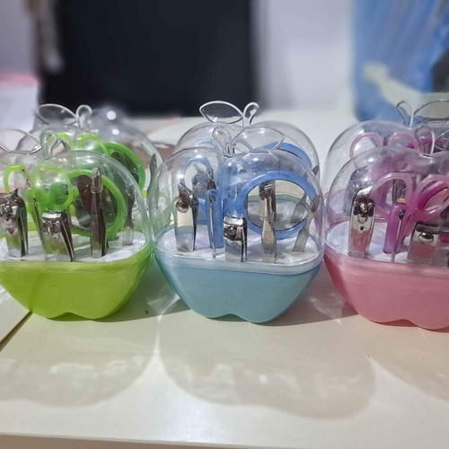 Eyelash curlers new, pack of 10 with gifts