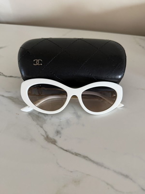 Chanel sunglasses 2026 like new, white