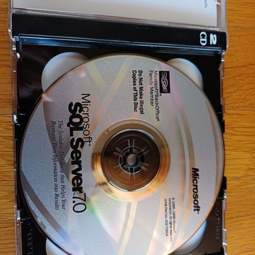 Microsoft SQL Server 7.0 like new, 2 CDs
