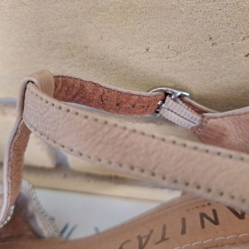 Hispanitas sandals size 40 like new, beige, minimal design