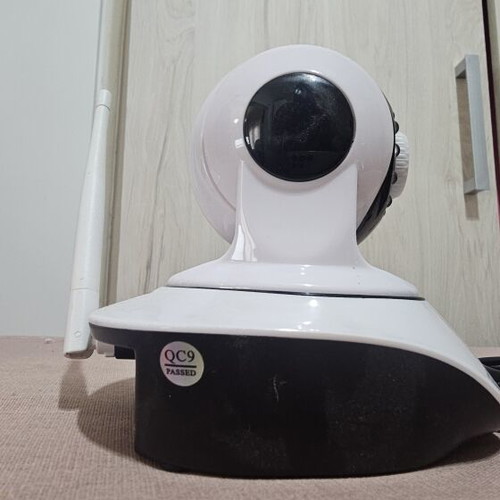 Avidsen Visia Motorized IP Camera 720p used, with power supply and mount