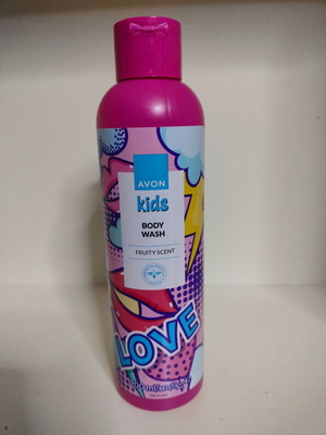 Girls body wash 200ml new with fruity scent