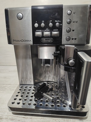 De'Longhi PrimaDonna ESAM 6600 Premium Coffee Machine, stainless steel