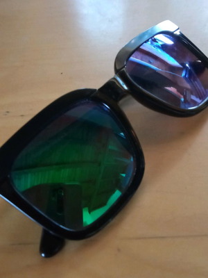 Sunglasses used in good condition