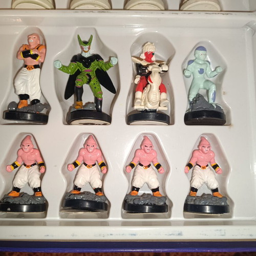 DeAgostini Dragon Ball Z chess set