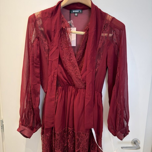 Missguided burgundy lace dress new, size S M