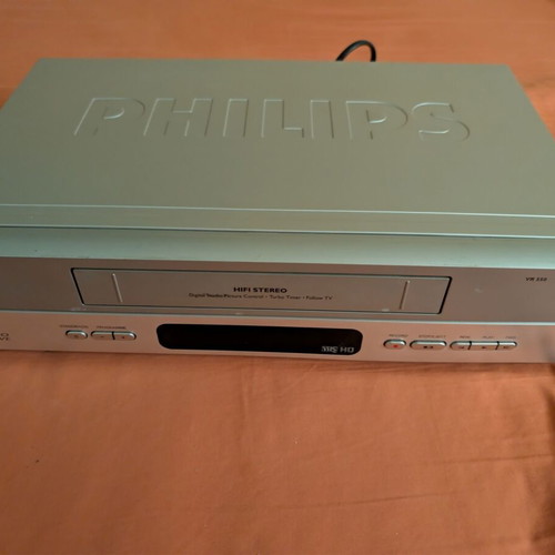 Philips VR550 VCR used, non-working for parts with remote