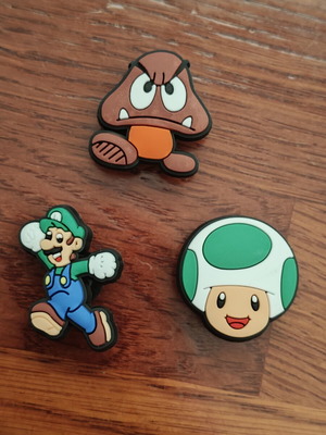 Super Mario pins set of 3 for Crocs new, colorful