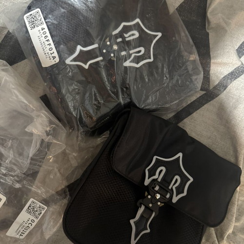 Trapstar Reflective Bag new, authentic, black