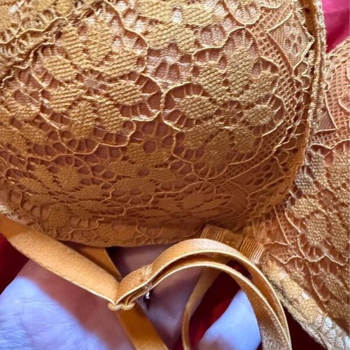 Bra 75C like new, mustard lace with padding and underwire