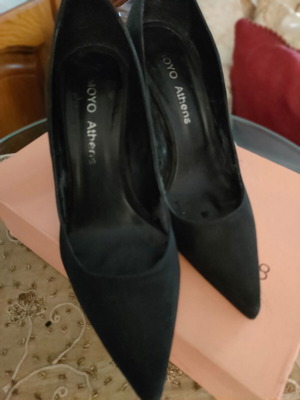 Moyo black suede handmade pumps used, heel height 8.5 cm