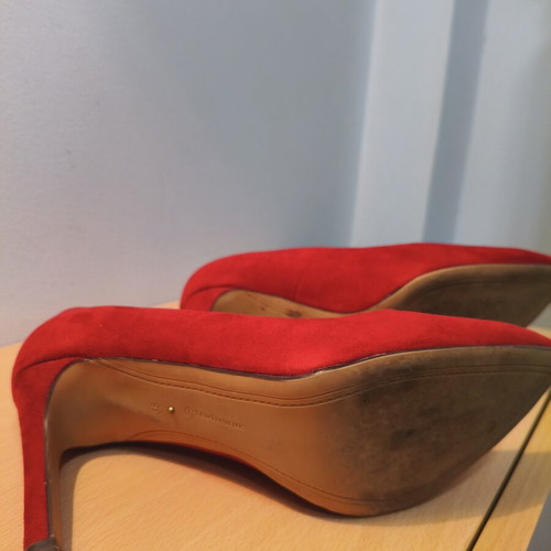 Stradivarius red suede pumps size 38 like new