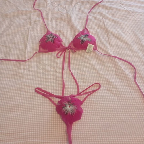 Sexy lingerie new, size up to small, fuchsia with real feathers