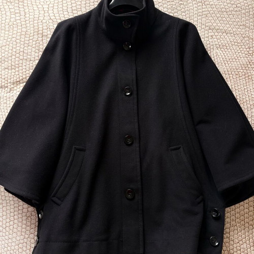 Dinomoda wool cape like new, black, one size