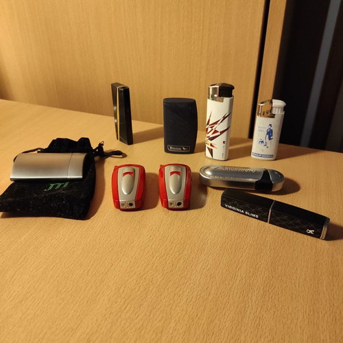 Marlboro Winston Virginia Slims lighters used, collectible advertising