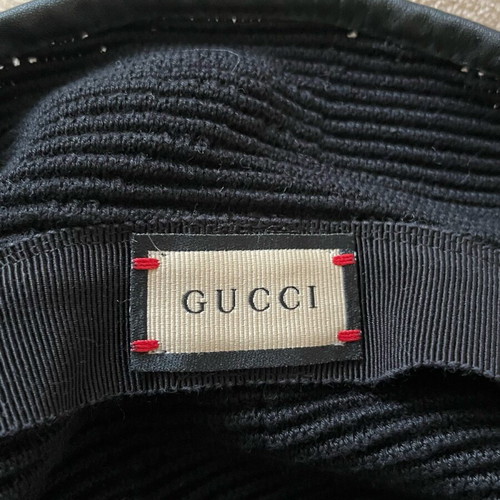 Gucci hat black size M like new