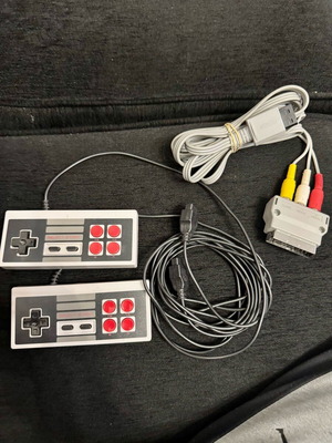 Nintendo accessories with controllers for NES and TV cable for Wii like new