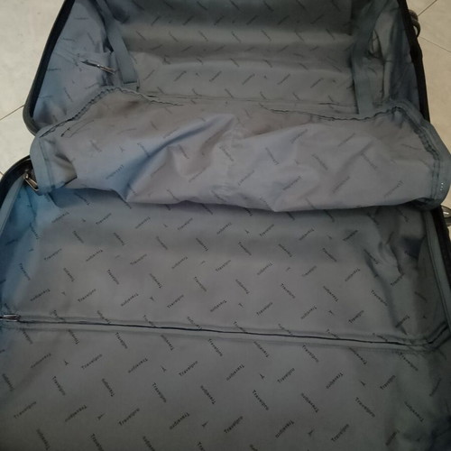 Medium-small travel suitcase 65x40x25 used, brown
