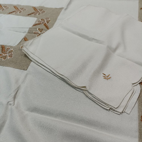 Tablecloth 1.80x1.80 new with 8 napkins, design 4 ecru
