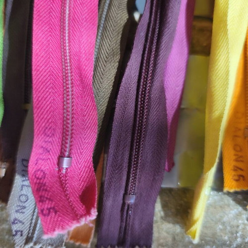 25 colorful zippers 45 cm Dialon