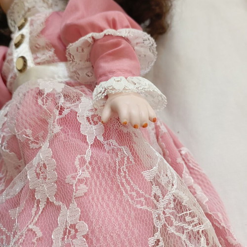 Vintage Porcelain Doll Suzette 1988-1989 Heritage Mint Ltd 40cm like new