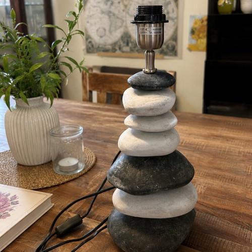Table lamp ceramic with stacked pebble base, like new