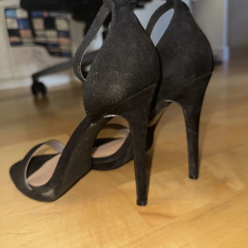Bozikis black heels with ankle strap size 37 like new