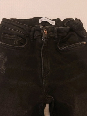 Zara skinny jeans with rips, like new, 11-12 years old