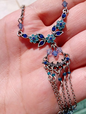 Vintage early 2000's jewelry set necklace earrings