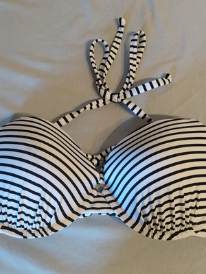 Hollister bikini top new, size 75D / 34D