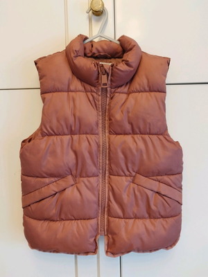 Αμάνικο τζάκετ μεταχειρισμένο H&M 110-116 εκ. σάπιο μήλο με τσέπες