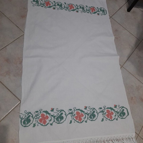 Handwoven towel like new, cotton with floral design and fringes
