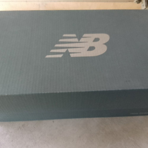 New Balance 500 women's sneakers size 41 used, black and gold