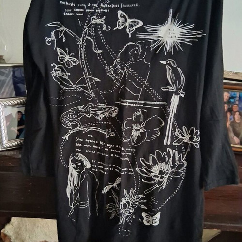 Women's long black and white blouse like new