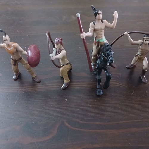 Indian figures set of 4 used