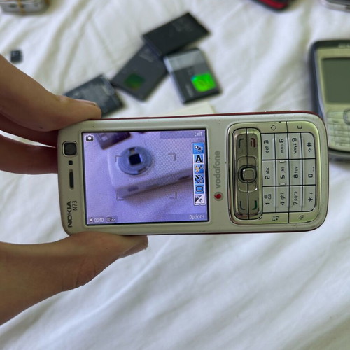 Nokia N73 phone like new, locked to Vodafone, without battery
