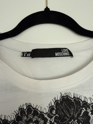 Love Moschino T-shirt σαν καινούργιο, μέγεθος M, μαύρο και άσπρο