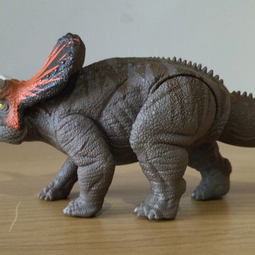 Jurassic World Zuniceratops figure like new