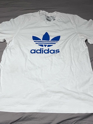 Adidas white unisex t-shirt like new