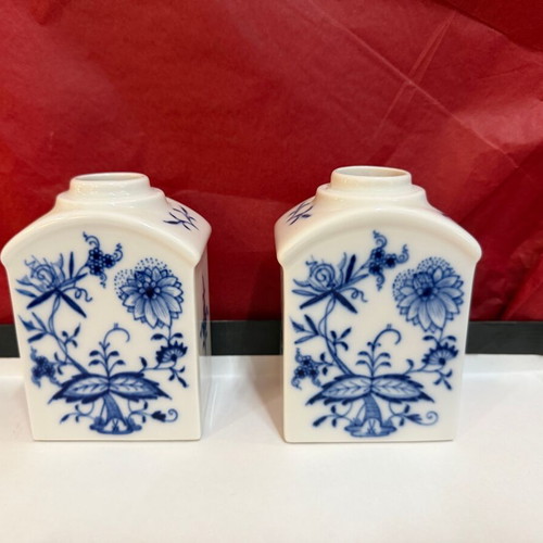 Meissen two vases like new, dimensions 5x7.5 and height 11 cm