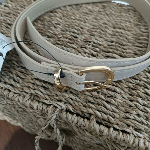 Zara beige thin belt new with gold buckle