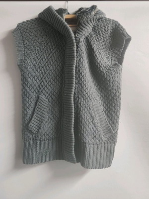 Zara sleeveless knitted vest like new, grey with hood