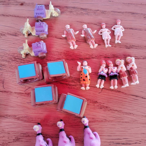 Flintstones kinder figures used, all together