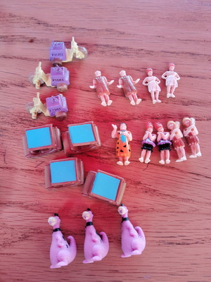 Flintstones kinder figures used, all together
