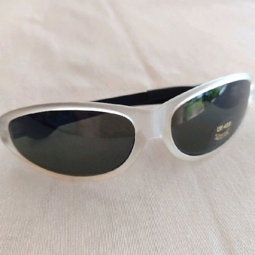 Vintage 90s Sunglasses new with minor frame marks, UV 400 protection