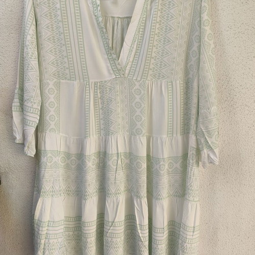 Bohemian dress one size like new, white and green viscose