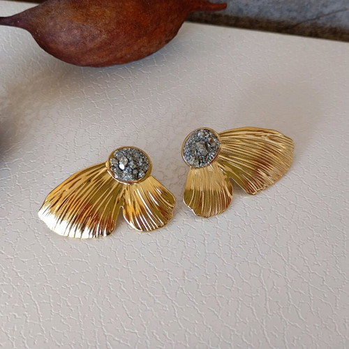 Steel stud earrings with pyrite handmade, gold plated